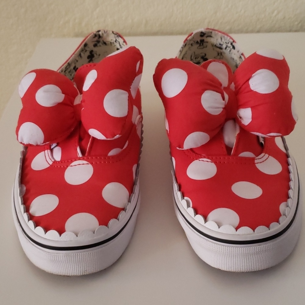 Disney Van's Minnie Mouse bow